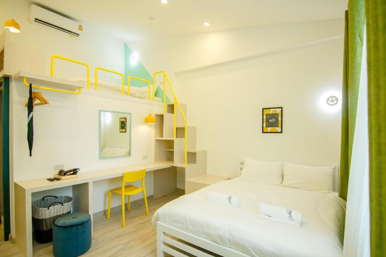 Folk Poshtel Asok Vandrarhem Bangkok Exteriör bild