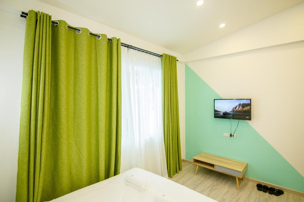 Folk Poshtel Asok Vandrarhem Bangkok Exteriör bild