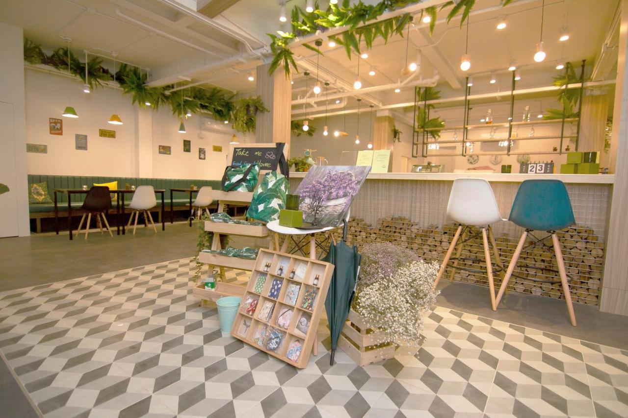 Folk Poshtel Asok Vandrarhem Bangkok Exteriör bild